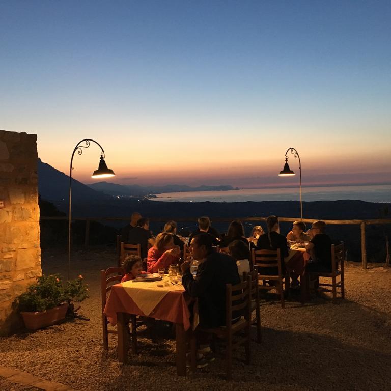 Agriturismo Case Tabarani Collesano Eksteriør billede