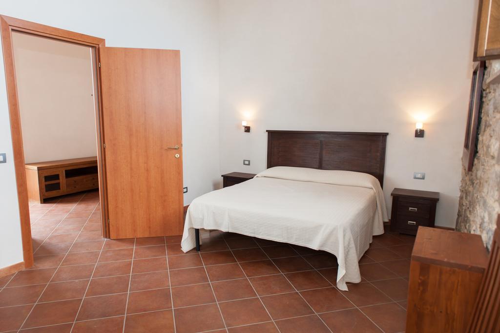 Agriturismo Case Tabarani Collesano Eksteriør billede