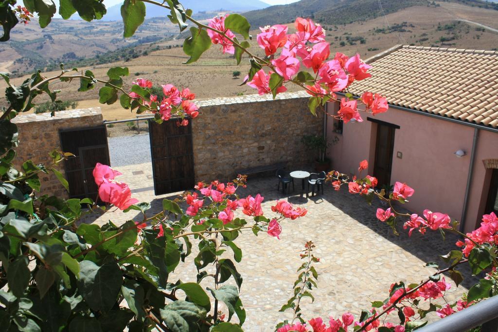 Agriturismo Case Tabarani Collesano Eksteriør billede