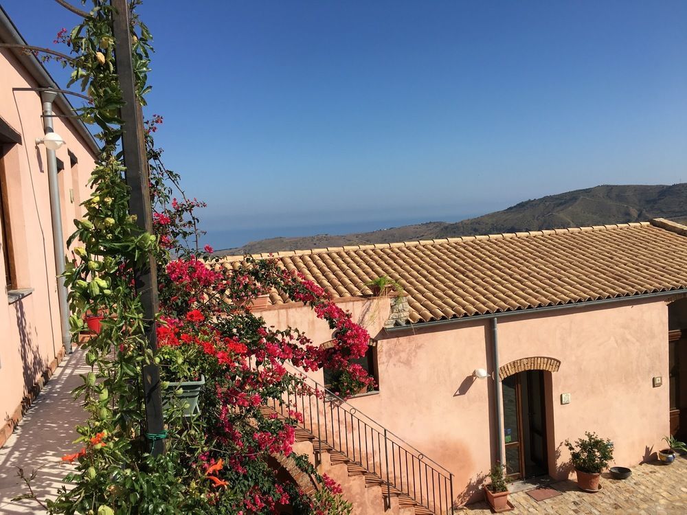 Agriturismo Case Tabarani Collesano Eksteriør billede