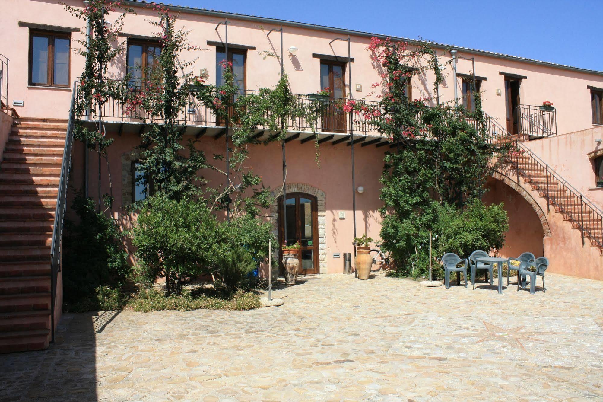 Agriturismo Case Tabarani Collesano Eksteriør billede