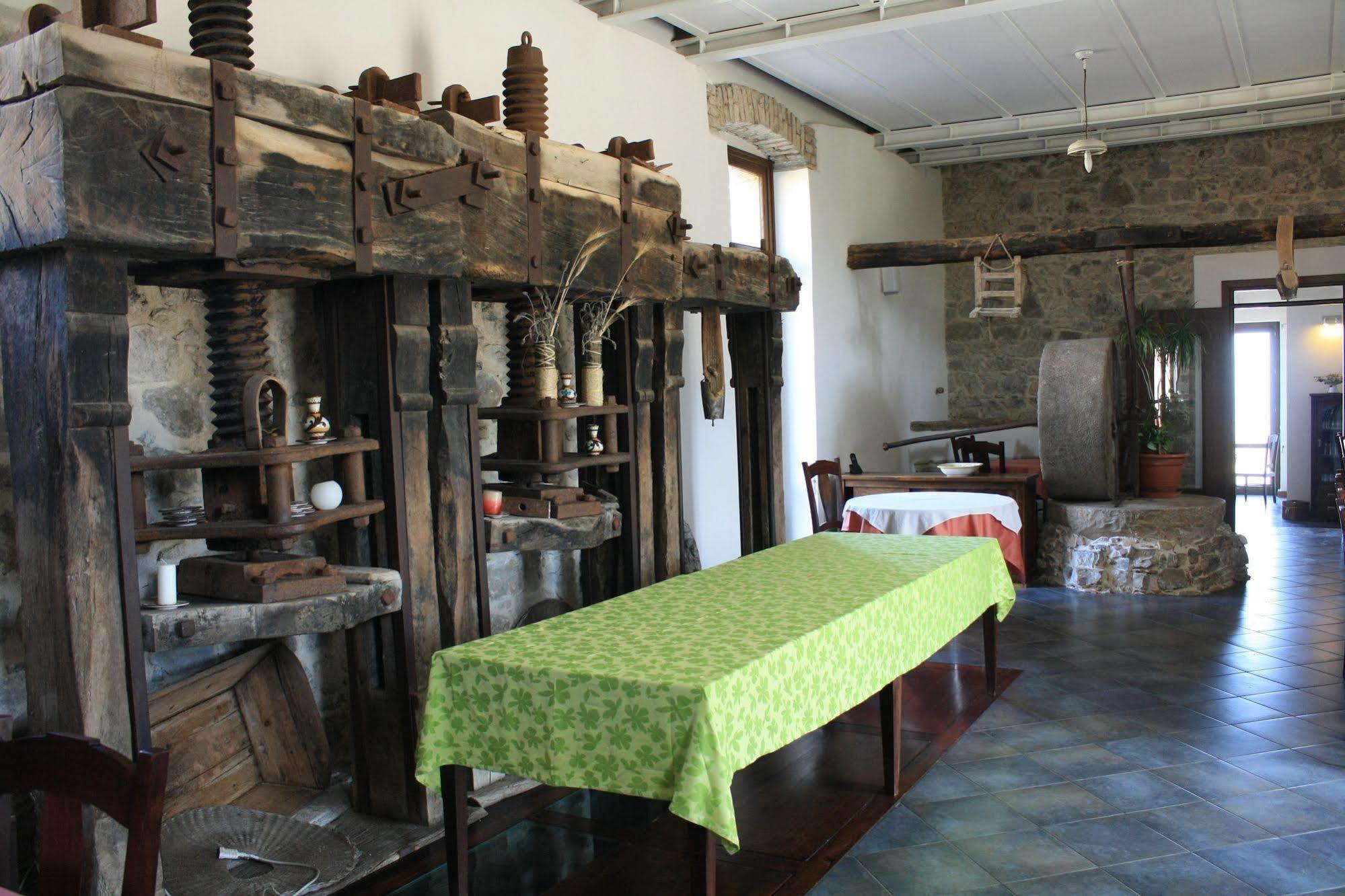 Agriturismo Case Tabarani Collesano Eksteriør billede